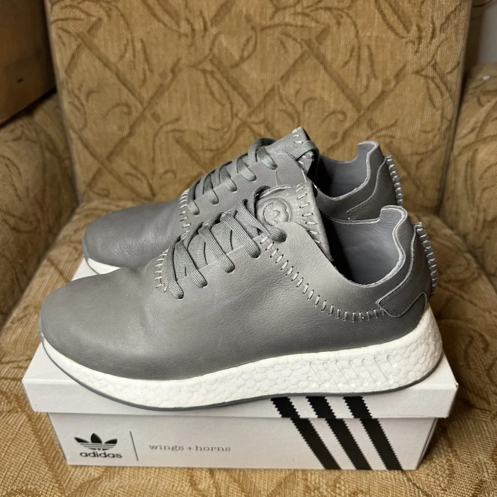 Adidas Men Wings + Horns NMD R2 Gray Leather Sneaker Athletic Shoe Sz 9 BB3117